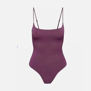 Aritzia Babaton Contour Plum Spaghetti Strap Square Neck Cami Bodysuit